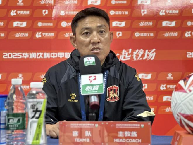 爱游戏官方入口-河北队略有遗憾失利，总教练表态