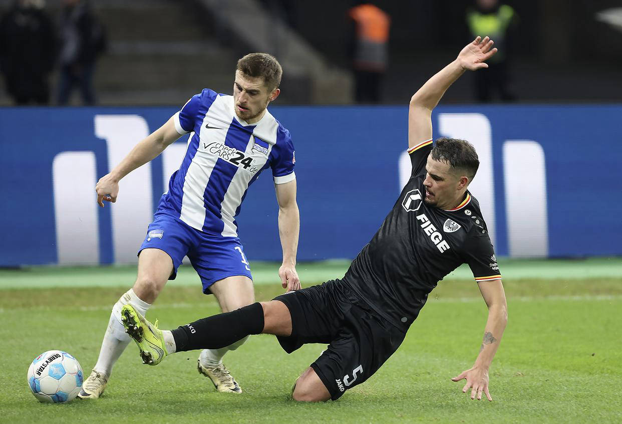 爱游戏中国官网-包含柏林赫塔连败收场，陷入低谷的词条