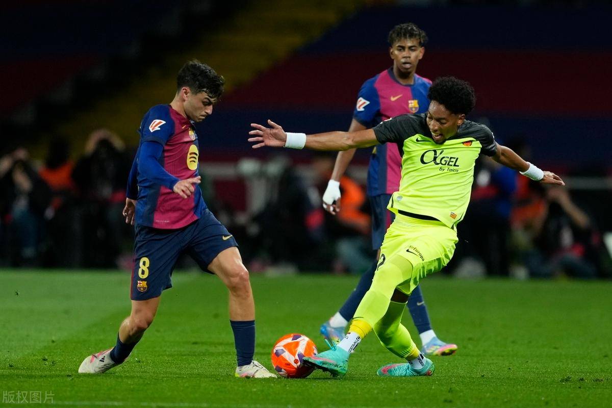 马略卡轻松获胜，再次领先积分榜