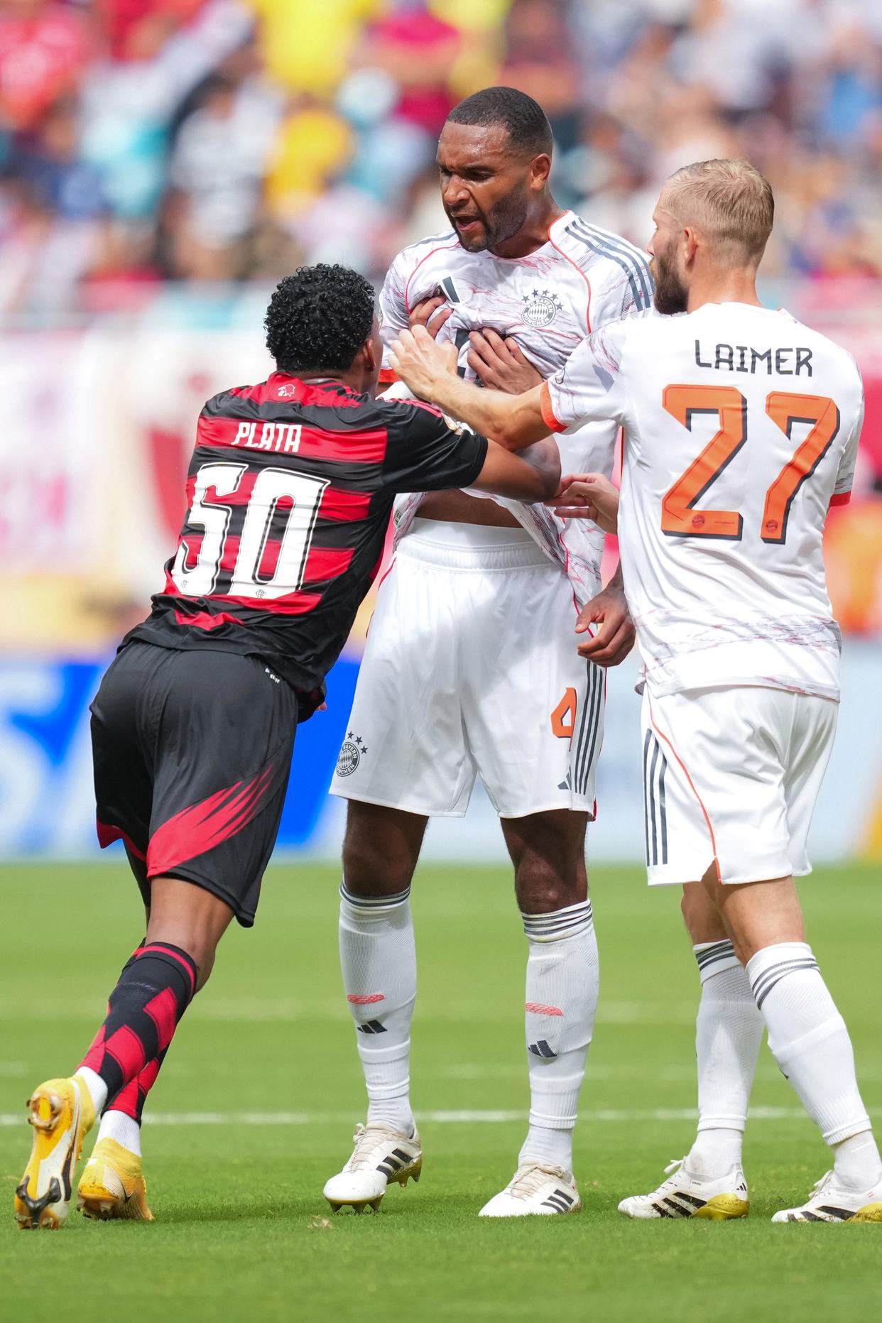 包含拜仁慕尼黑横扫对手，晋级无忧的词条