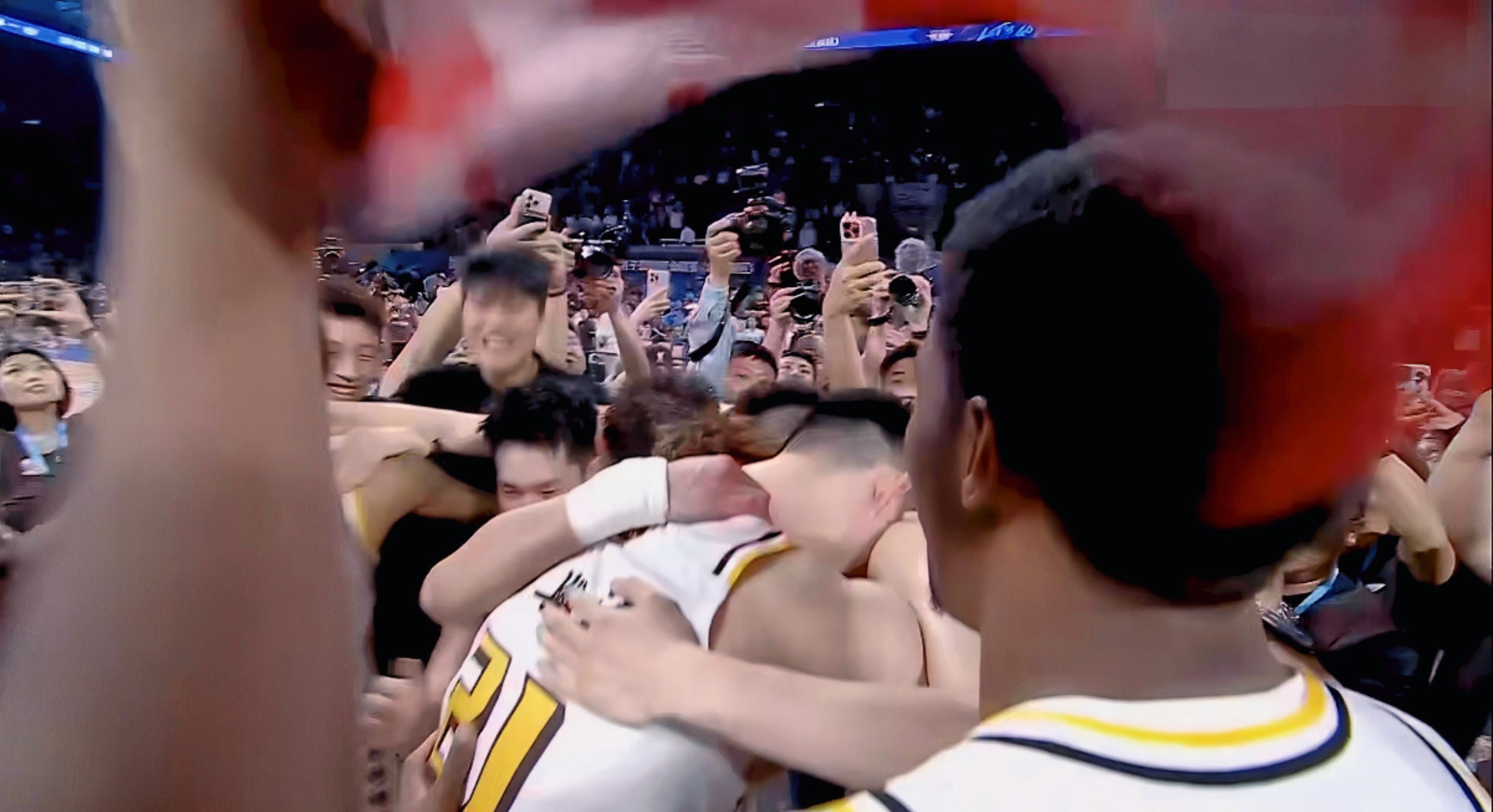 爱游戏在线-强队之间对决频频上演，赛场上火花四溅的简单介绍