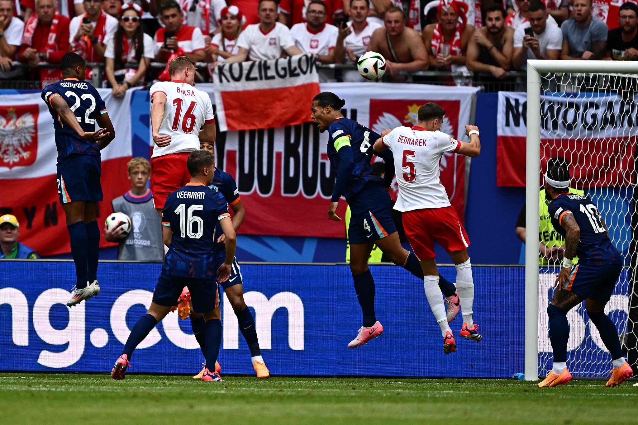 波兰队遭遇史上最糟糕的比赛，备受批评